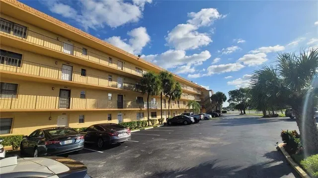  Unit 109 photo 16