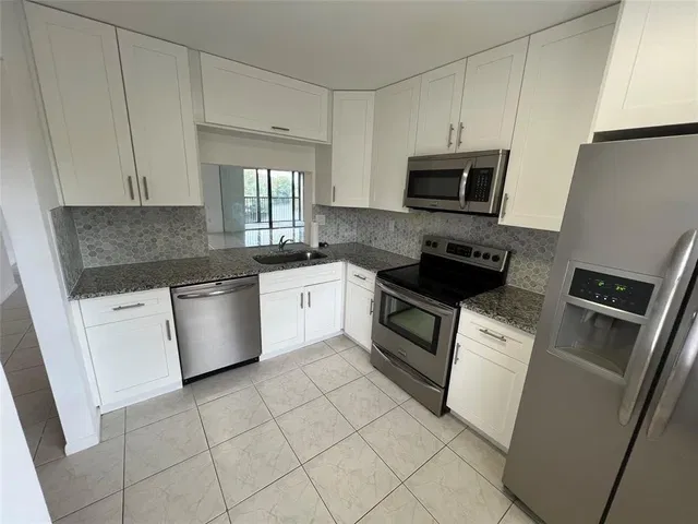  Unit 109 photo 18