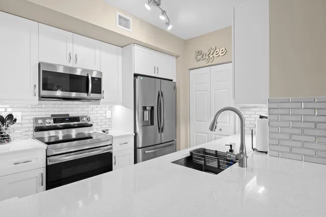 Courtyards in Cityplace Unit 502 photo 18
