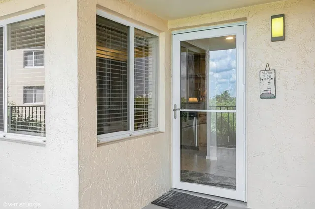 Unit B403 photo 2