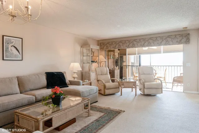 Unit B403 photo 8