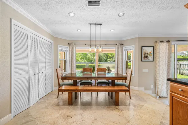 Residence photo 11
