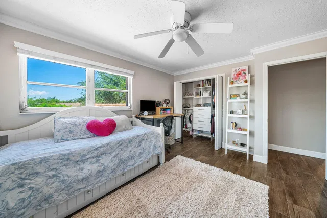 Residence photo 35