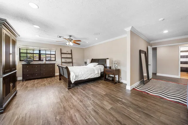 Residence photo 36