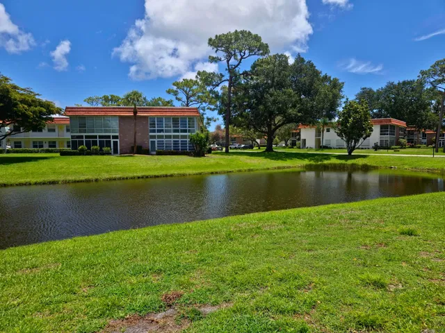 Unit 17-1708 photo 11