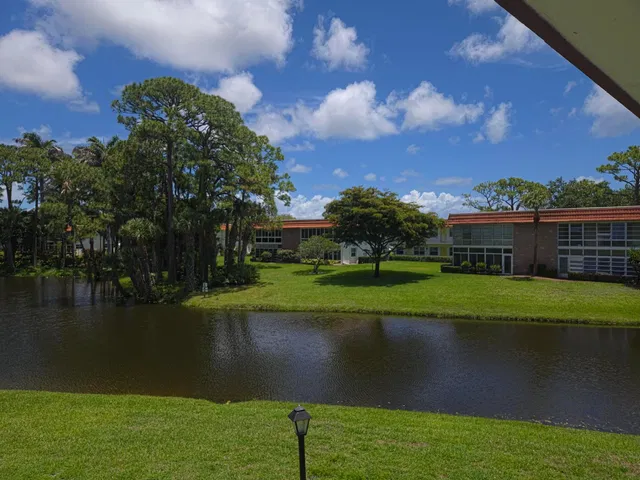 Unit 17-1708 photo 12