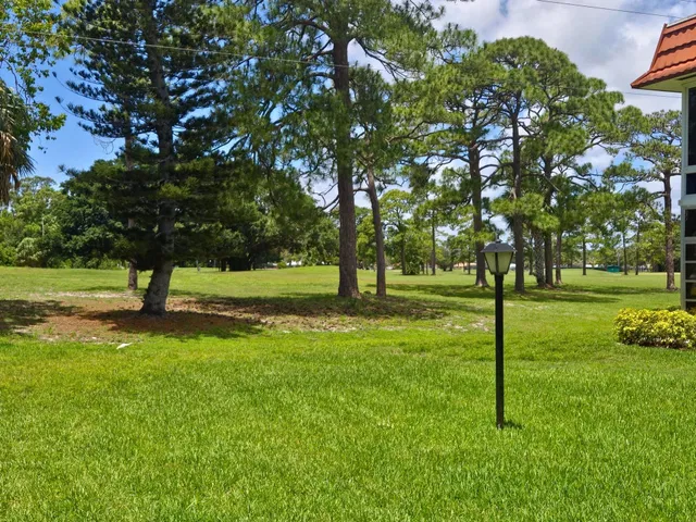 Unit 17-1708 photo 16