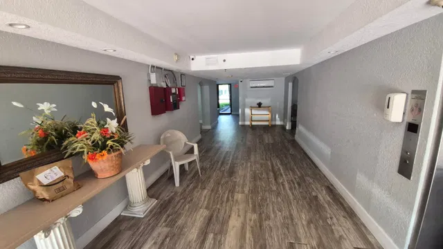 Unit 9510 photo 2
