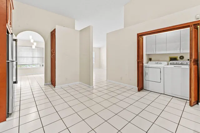 Residence photo 6