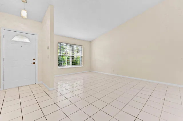 Residence photo 8