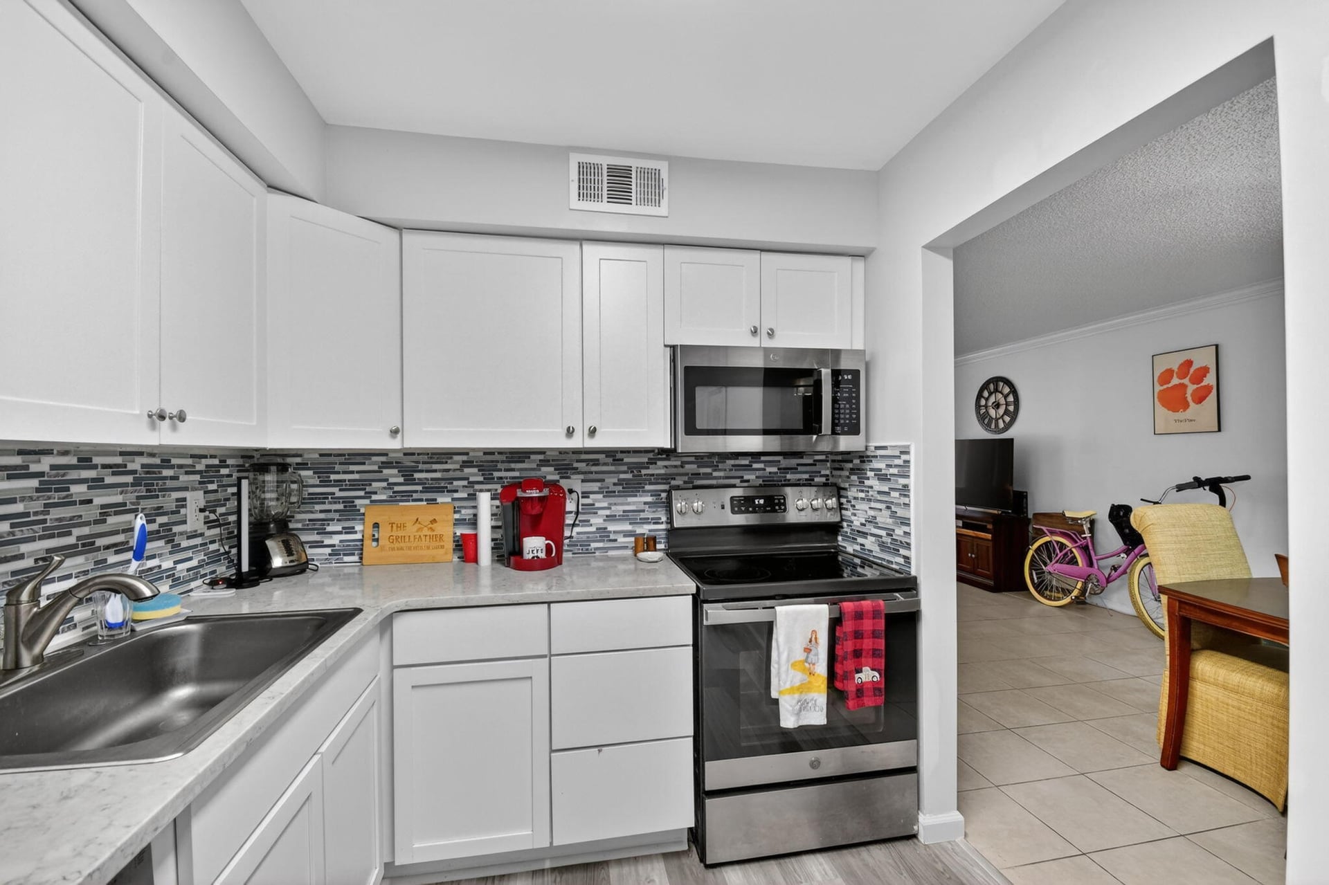 Unit 103 photo 14
