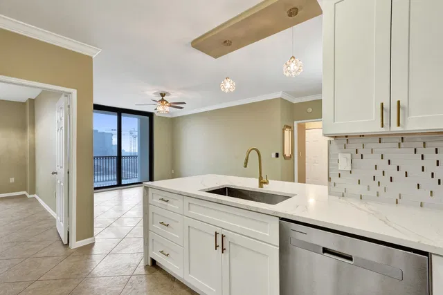 The Tower Condominium at Cityplace Unit 1010 photo 2