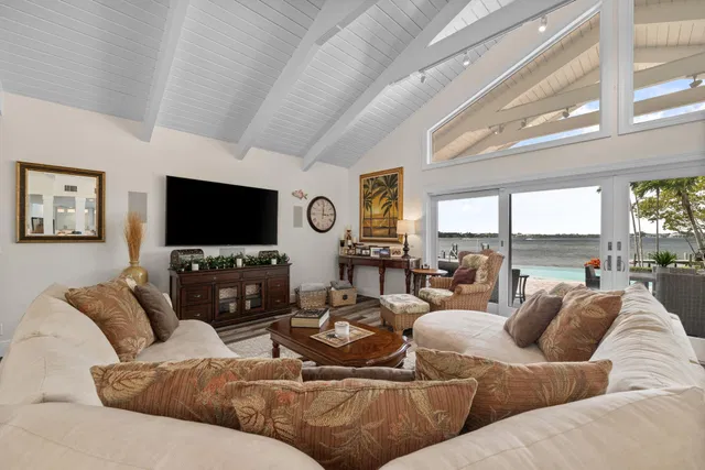 Tequesta Country Club Residence photo 13