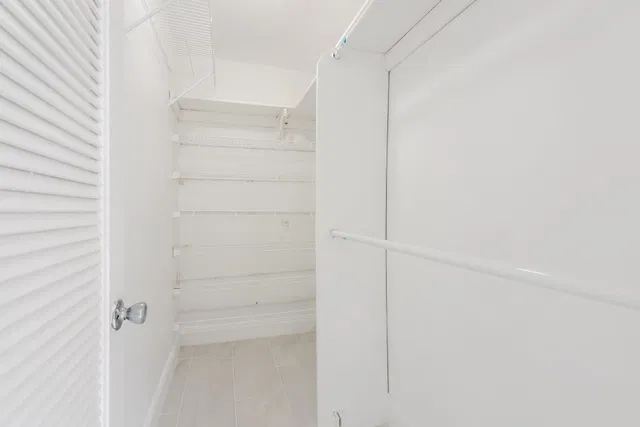 Unit C photo 13