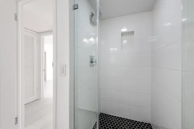 Unit C photo 15