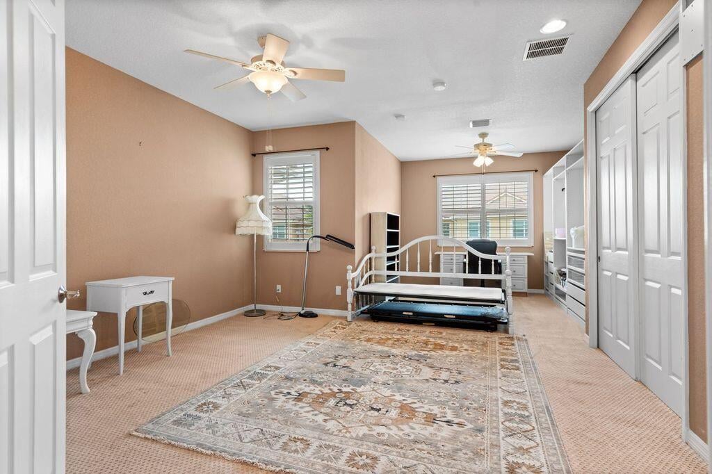 Residence photo 16