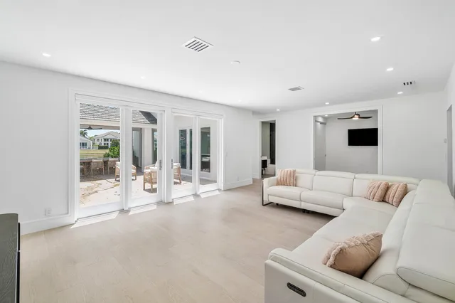Woodfield Country Club Residence photo 10