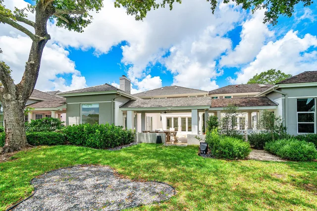 Woodfield Country Club Residence photo 46