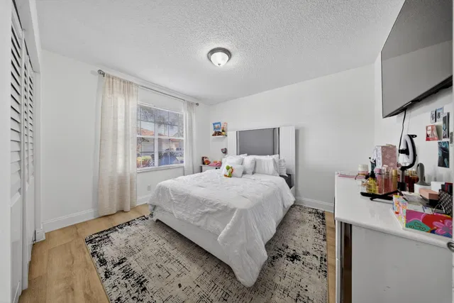 Residence photo 8
