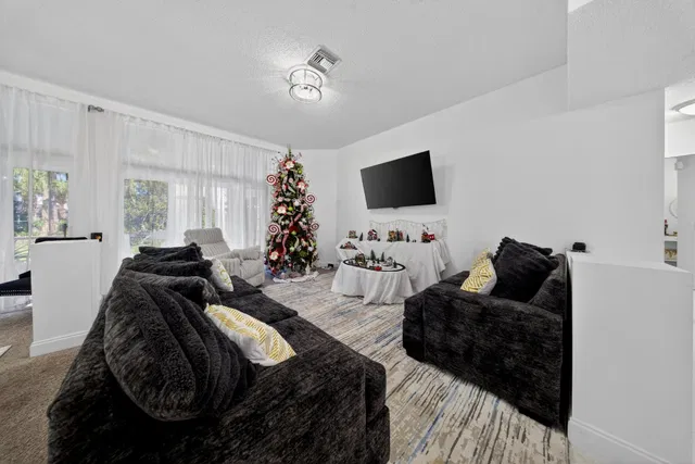 Residence photo 20