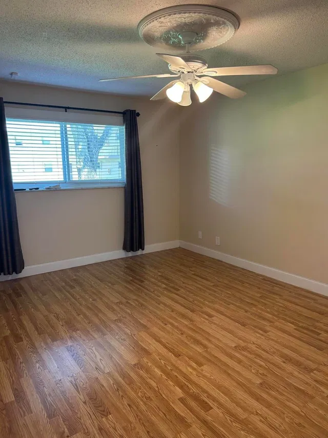 Unit 245 photo 14