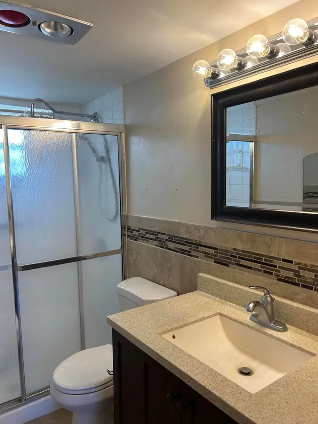 Unit 245 photo 15