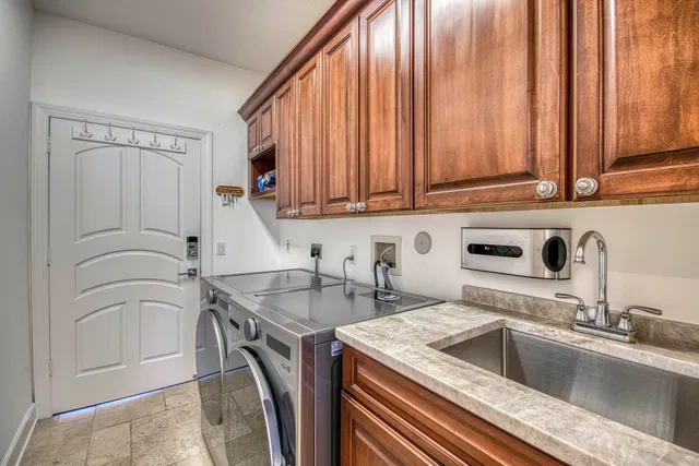 Residence photo 24