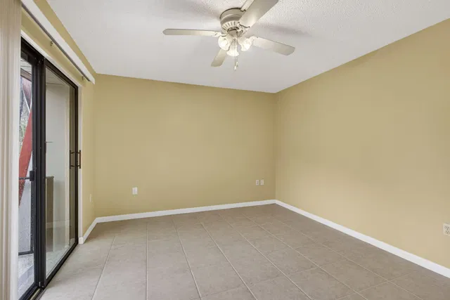 Unit C photo 21