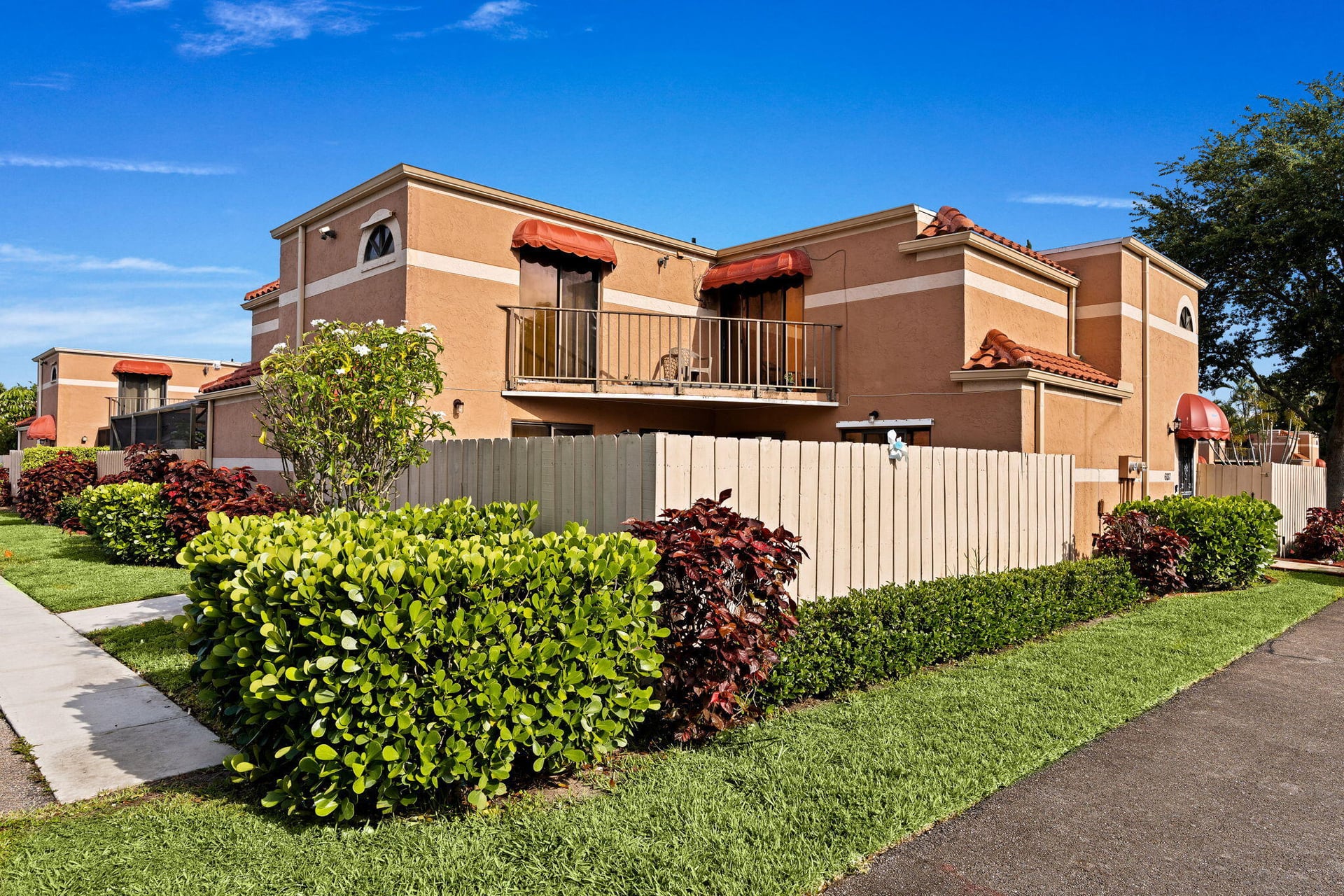 Residence photo 2