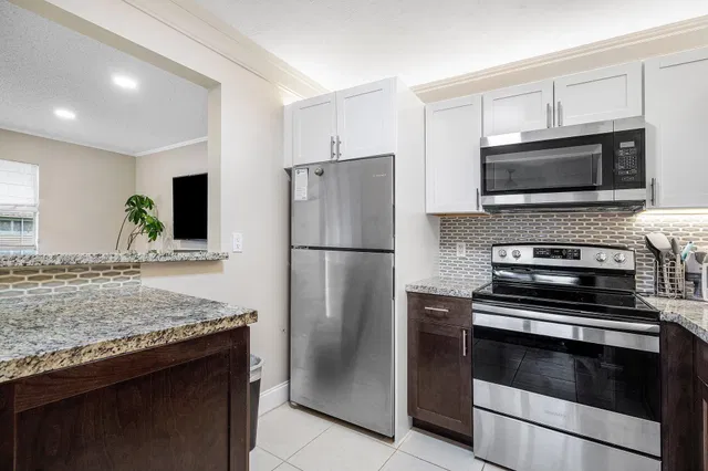 Residence photo 3
