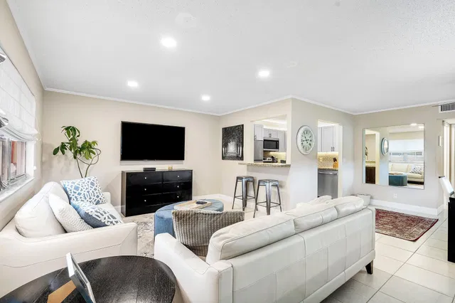 Residence photo 6