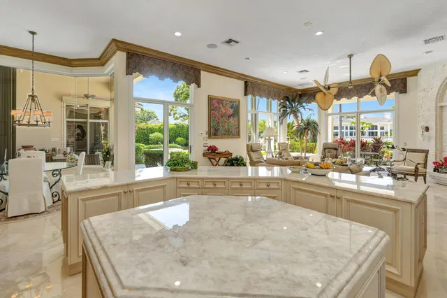 Admirals Cove Residence photo 21
