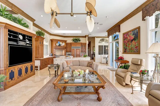 Admirals Cove Residence photo 27