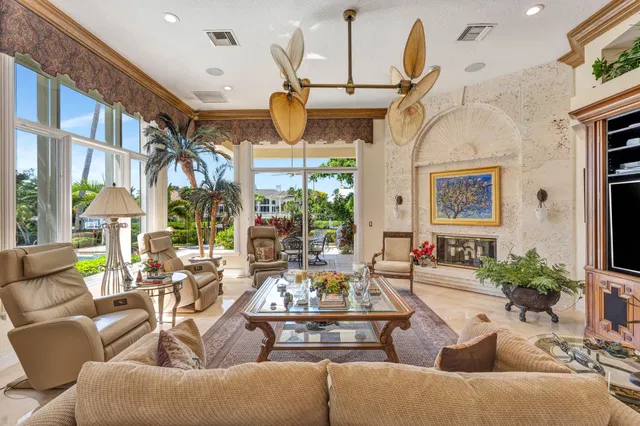 Admirals Cove Residence photo 28