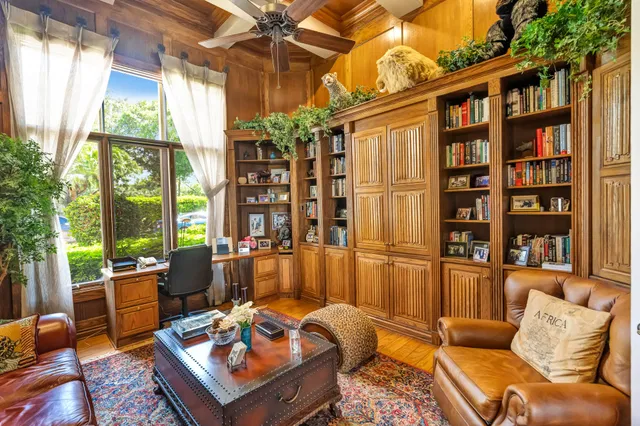 Admirals Cove Residence photo 32