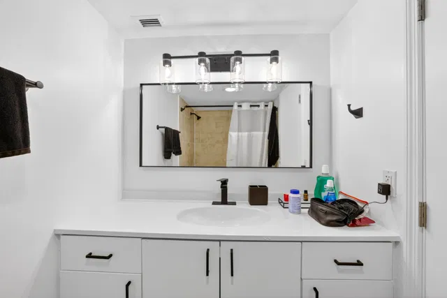 Unit #302 photo 22