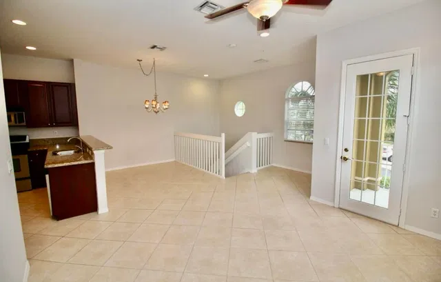 Unit 208 photo 5