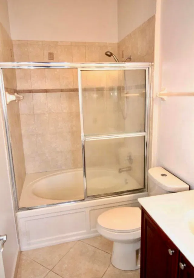 Unit 208 photo 11