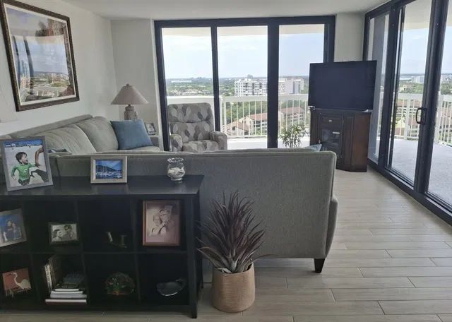 Unit 1845 photo 7