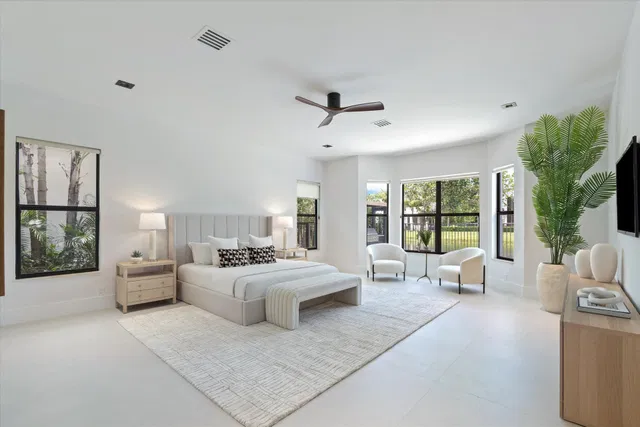 Residence photo 12