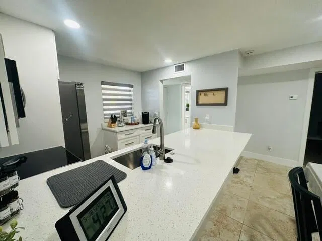 Unit 105 photo 6