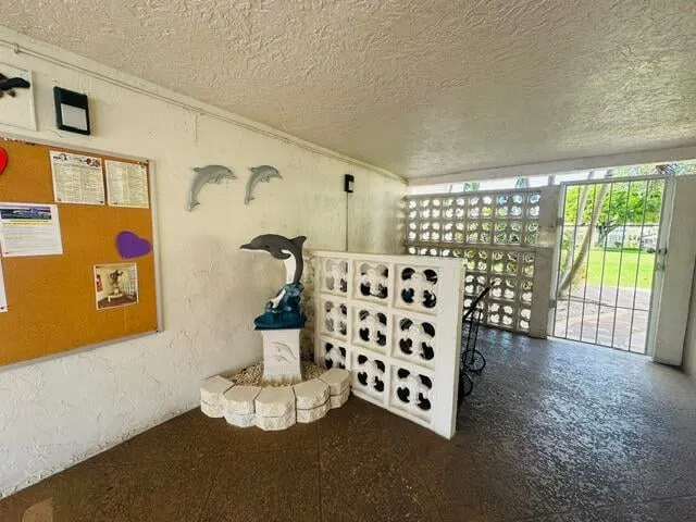 Unit 105 photo 32