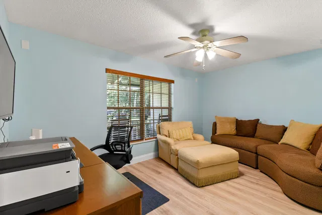 Residence photo 23