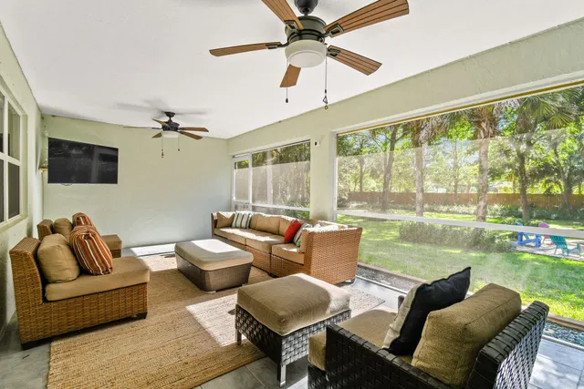 Residence photo 25