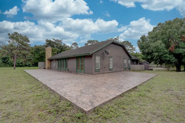 Residence photo 2