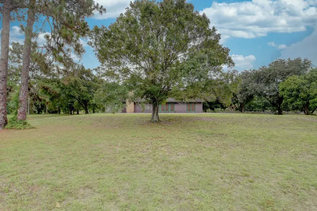 Residence photo 3