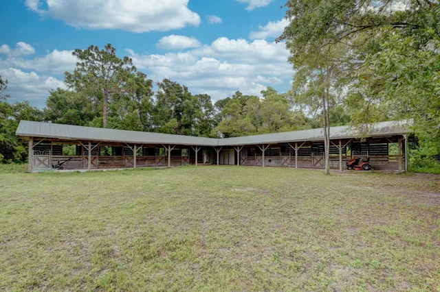 Residence photo 5