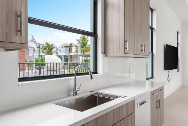 Boca Bridges Residence photo 16