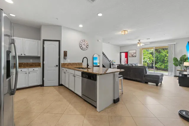 Residence photo 5