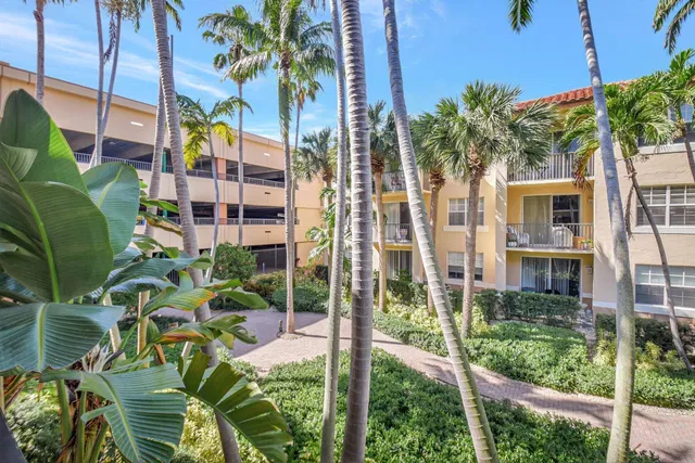 Downtown West Palm Beach Unit 203 photo 2
